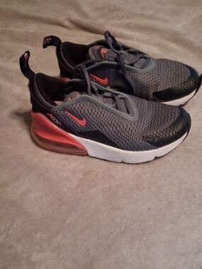 Girls Nike Grey Mesh Sneakers with Coral Accents